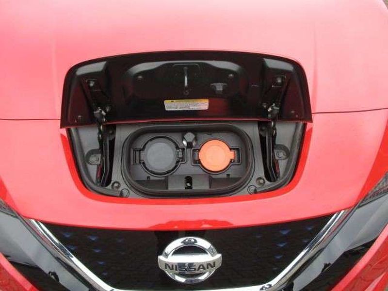 Nissan Leaf ZE1 40 kw/h - mit Garantie! 1. Hand! 8-fach